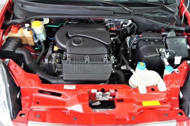 Fiat Punto 1.4 AtTractive Manual 2015 - Foto 14