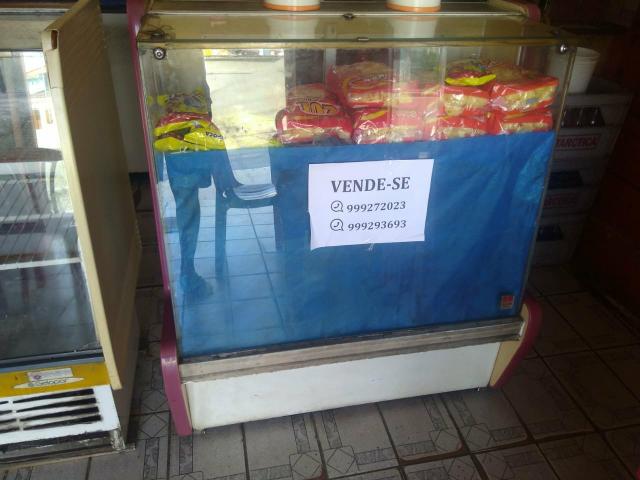 Vende-se Expositores, estufa