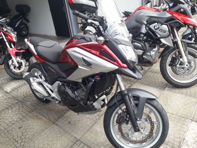 NC 750 X ABS IMPERDÍVEL SEMI NOVA .