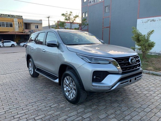 HILUX SW4 2021/2021 2.8 D-4D TURBO DIESEL SRX 7L 4X4 AUTOMÁTICO
