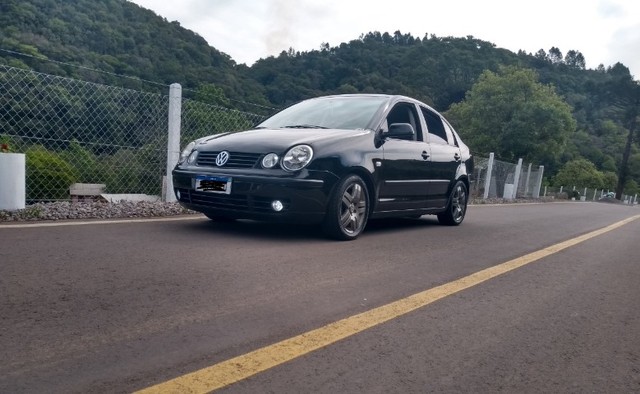 POLO SEDAN 1.6