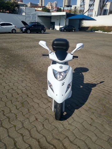 MOTO SUZUKI BURGMAN