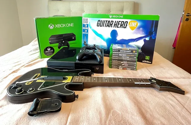 Guitar Hero Live PS4 PS5 Guitar, Dongle & Game for Sale in Phoenix, AZ -  OfferUp