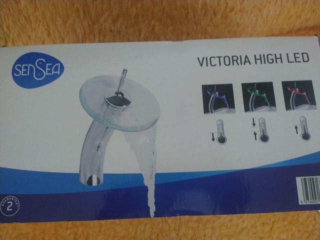 Torneira vitória high de led sensea bica alta