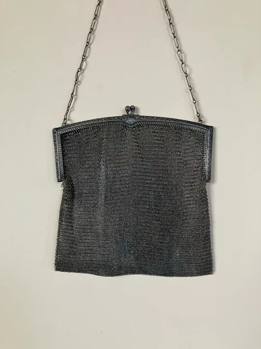 Bolsinha Anos 20 em malha metálica