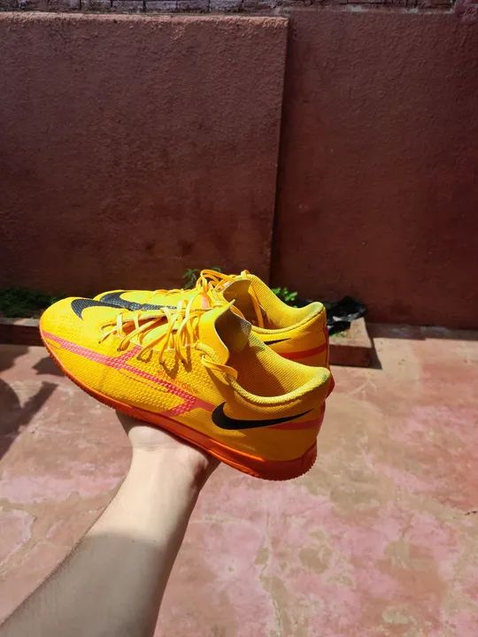 Chuteira Nike Phantom Laranja - Número 42 - Foto 2