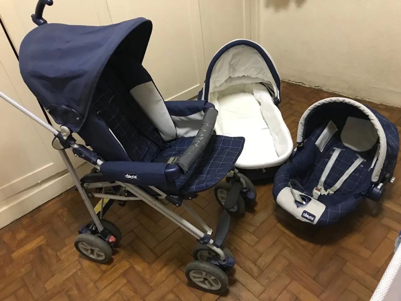 Carrinho bebê - Trio Chicco - bebê conforto e Moisés - Foto 2