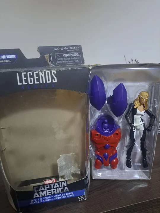 Boneco Marvel Legends Series - Captain America