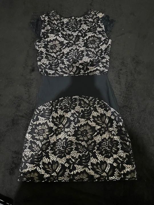Vestido Preto Renda - Foto 2