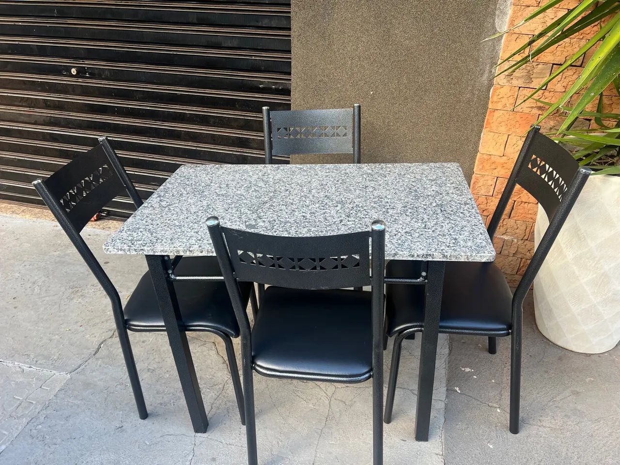 Mesa de jantar 4 lugares Nova