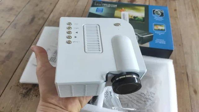 Lindo Mini Projetor (datashow) - Novo - Branco