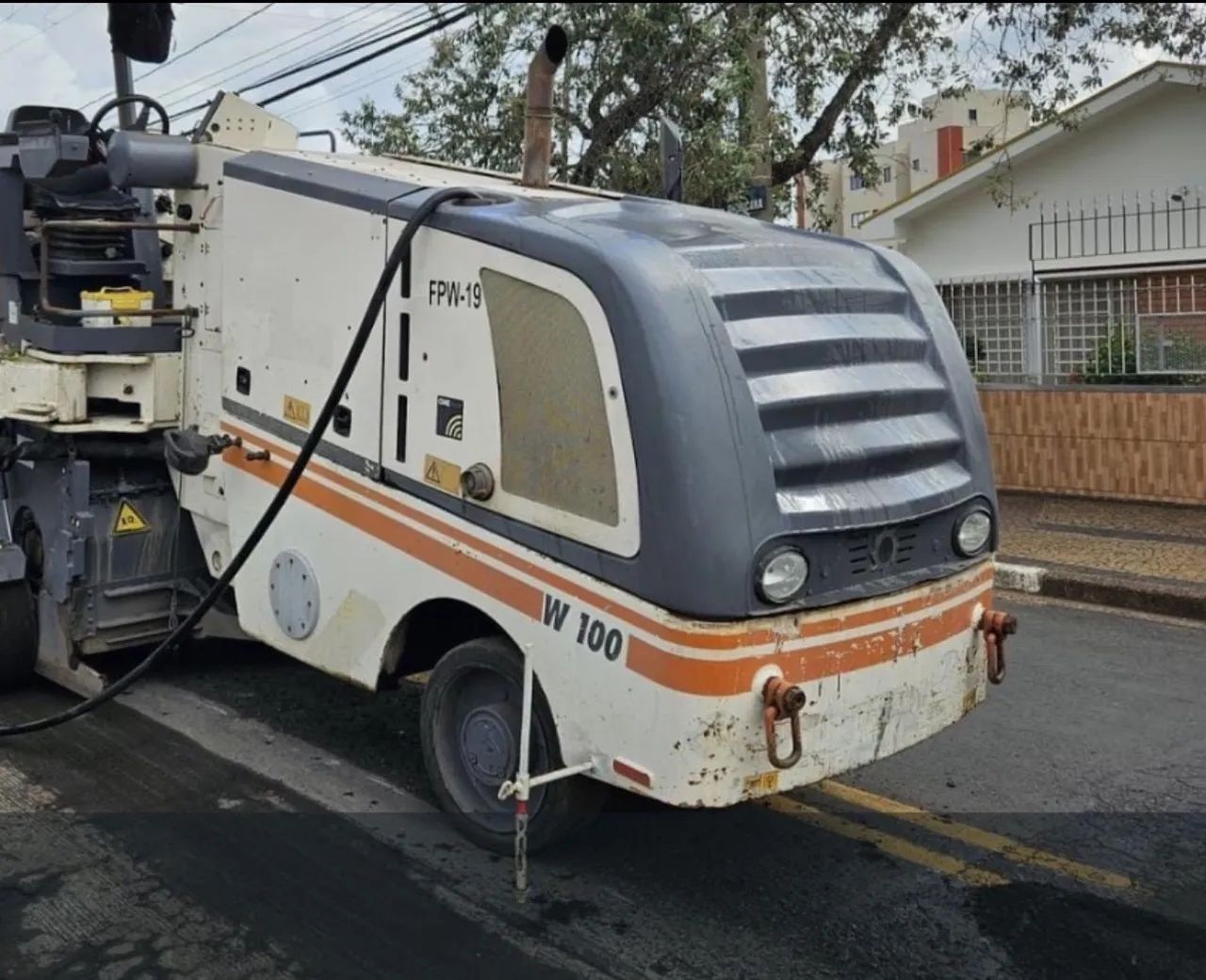 Fresadora de Pneus Wirtgen W100 ano 2011 com 8200 horas, em SP - Foto 3