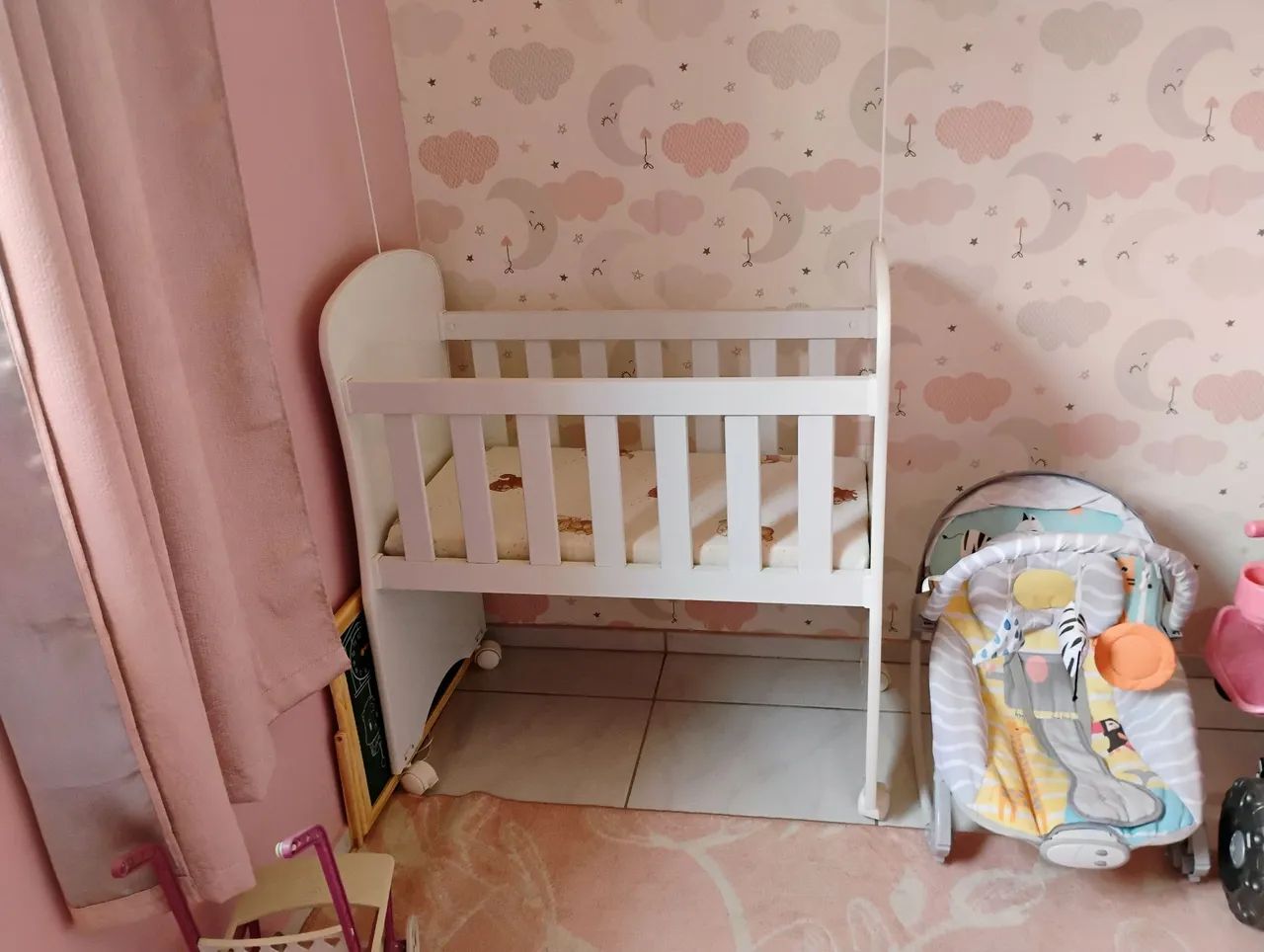 Mini Berço de bebê branco em ótimo estado!