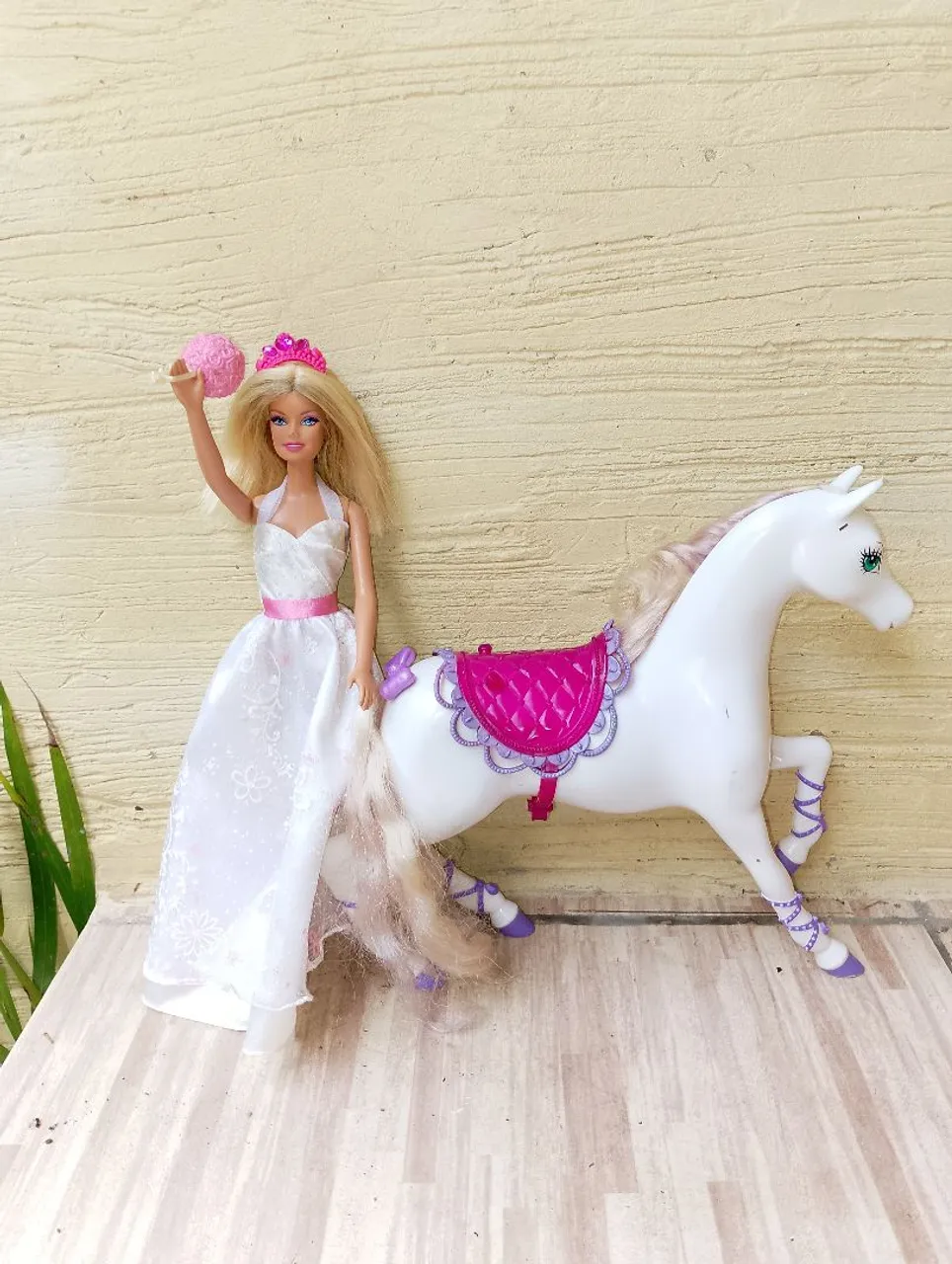 Boneca Barbie casamento Cavalo
