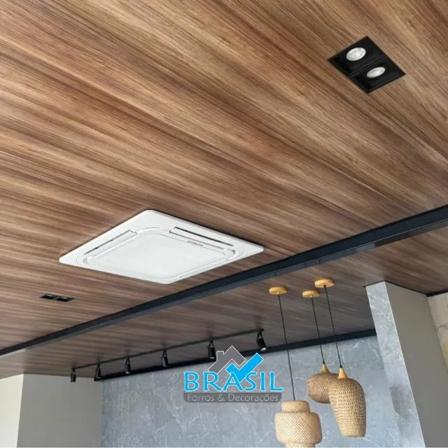 FORRO PVC BRANCO E AMADEIRADO