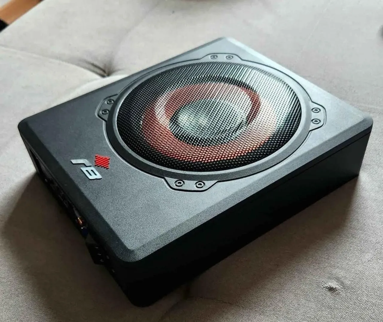 Subwoofer JBL Compacto