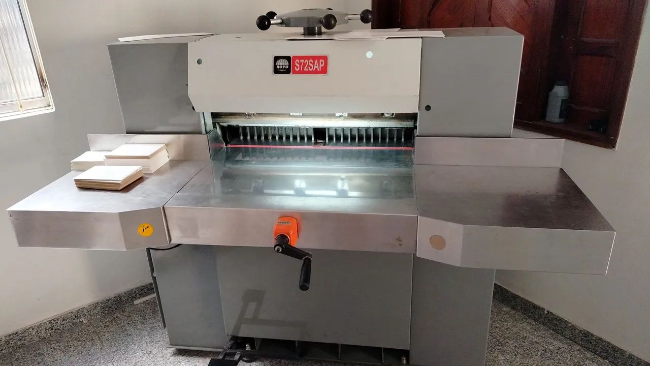 Guilhotina de Papel Profissional Royo S72SAP