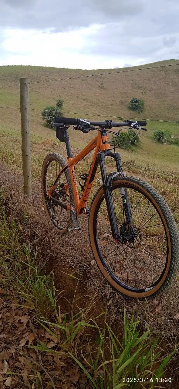 Mountain Bike laranja top 