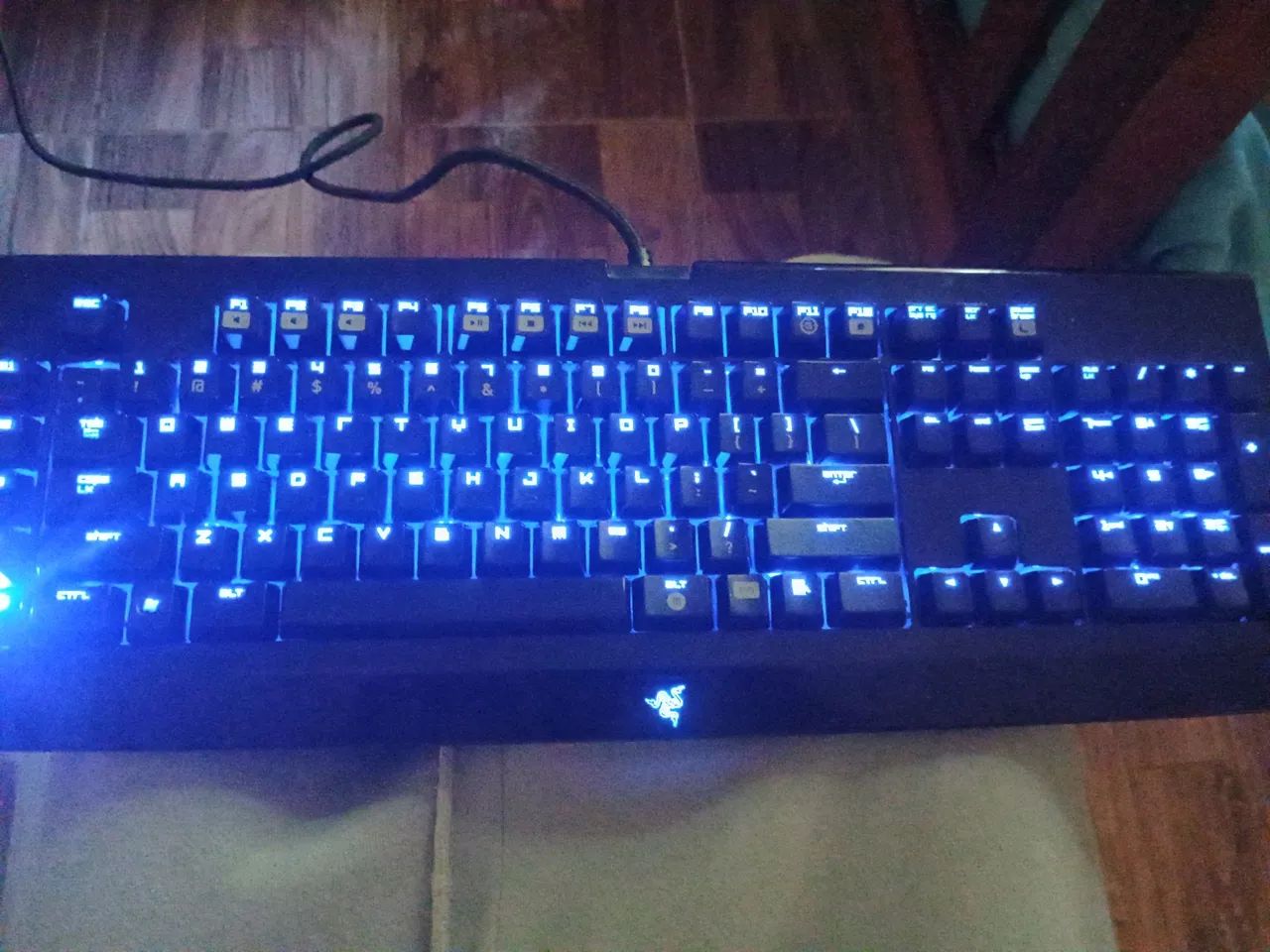 Teclado Mecânico Gamer BlackWidow Razer, cooler RGB e HD 250 gb