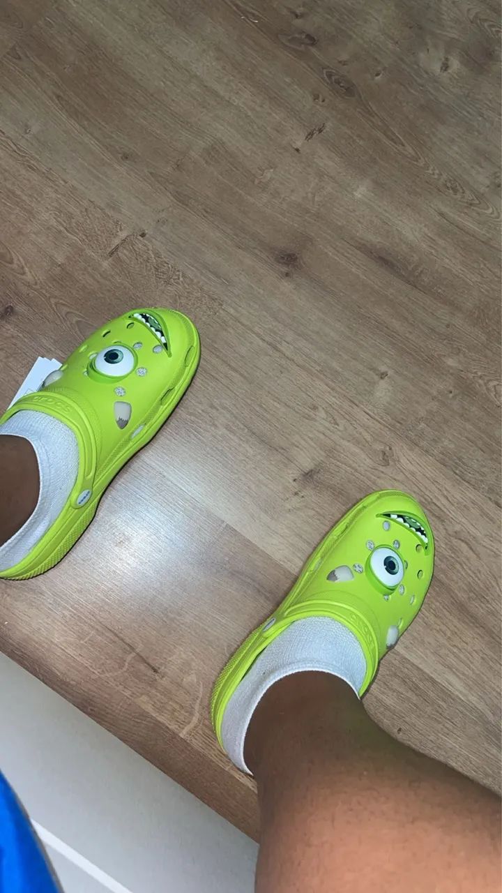 Crocs temático  - Foto 5