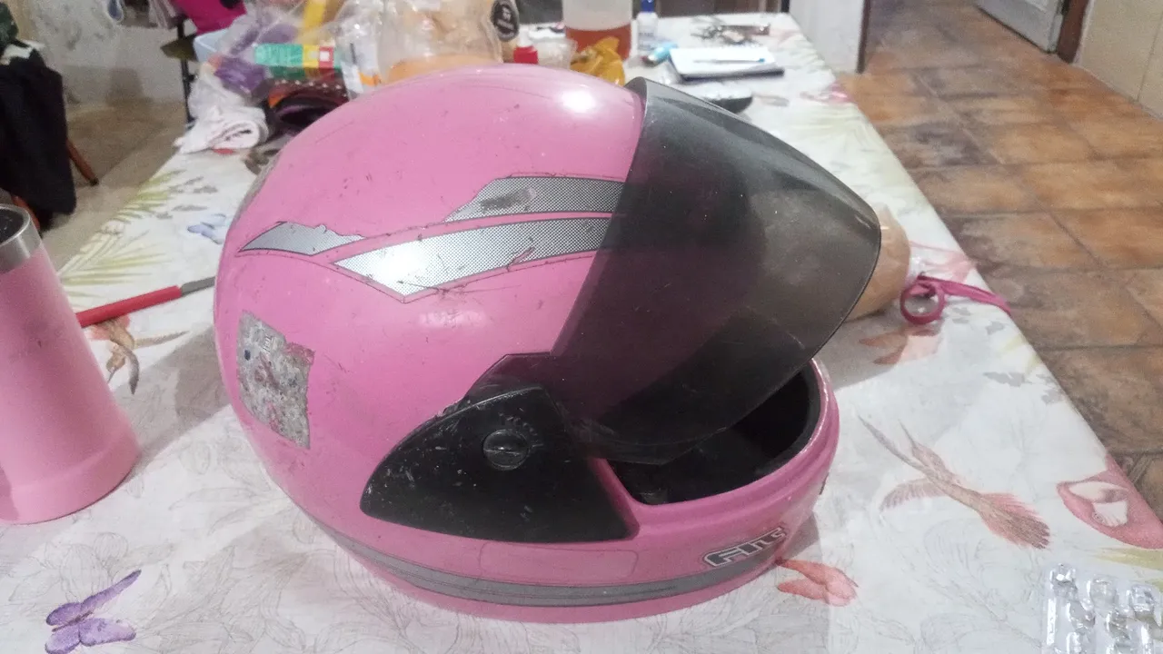 capacete marcas de uso mas em bom estado