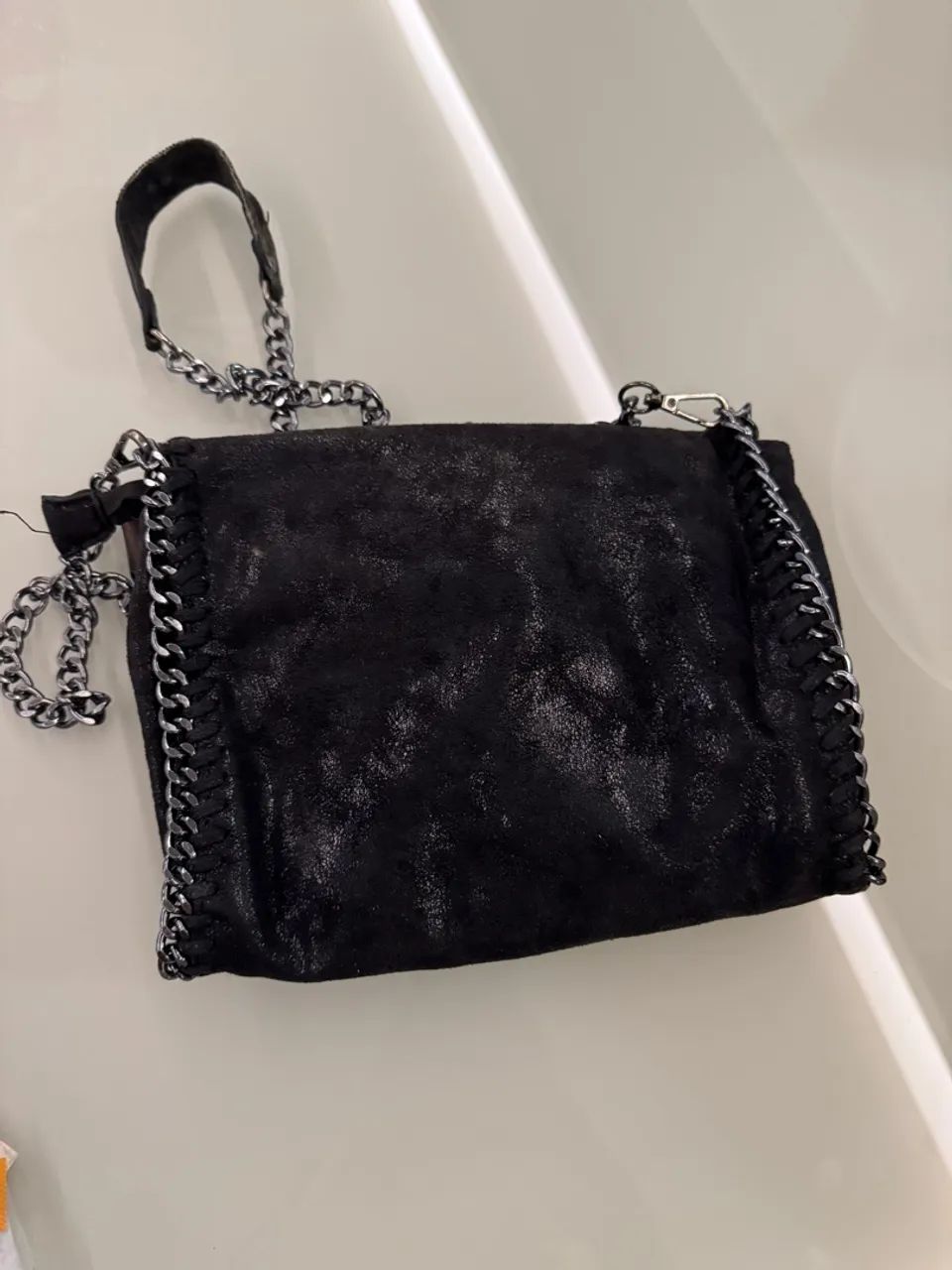 Bolsa de Ombro Preta com Corrente - Foto 2