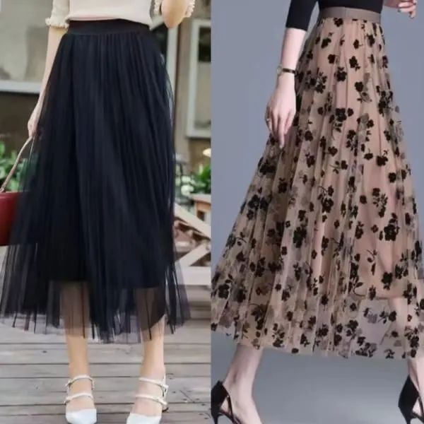 2 saias de tule 1 estampada e 1 preta (tamanho P)