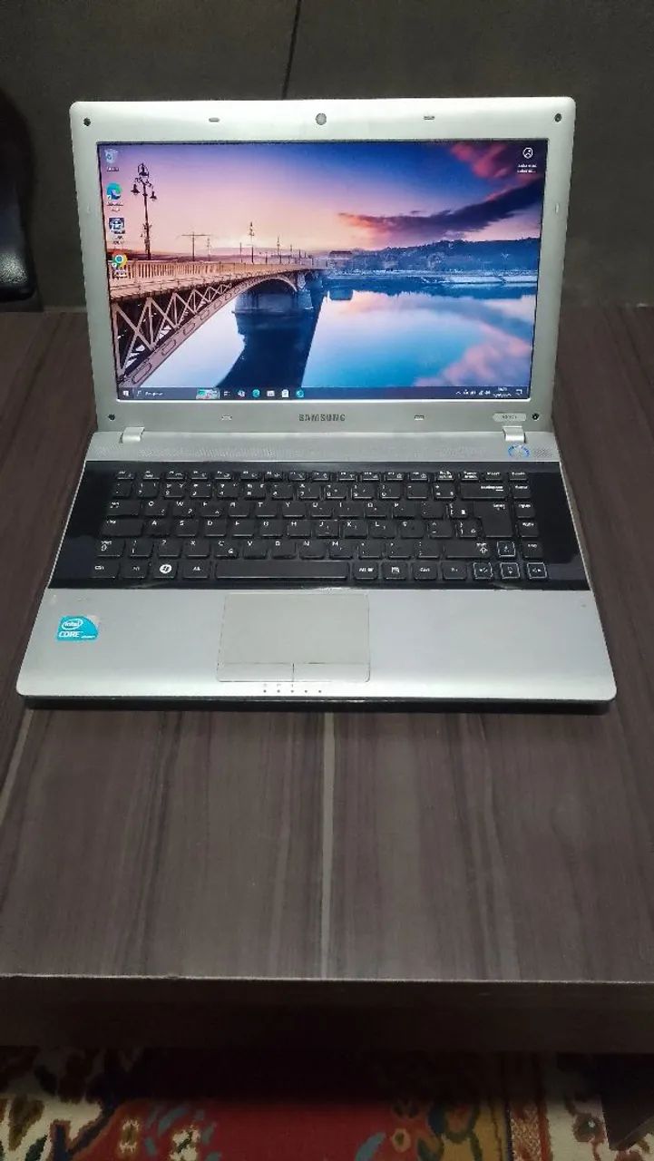 Notebook Samsung i3 c/placa de vídeo dedicada 