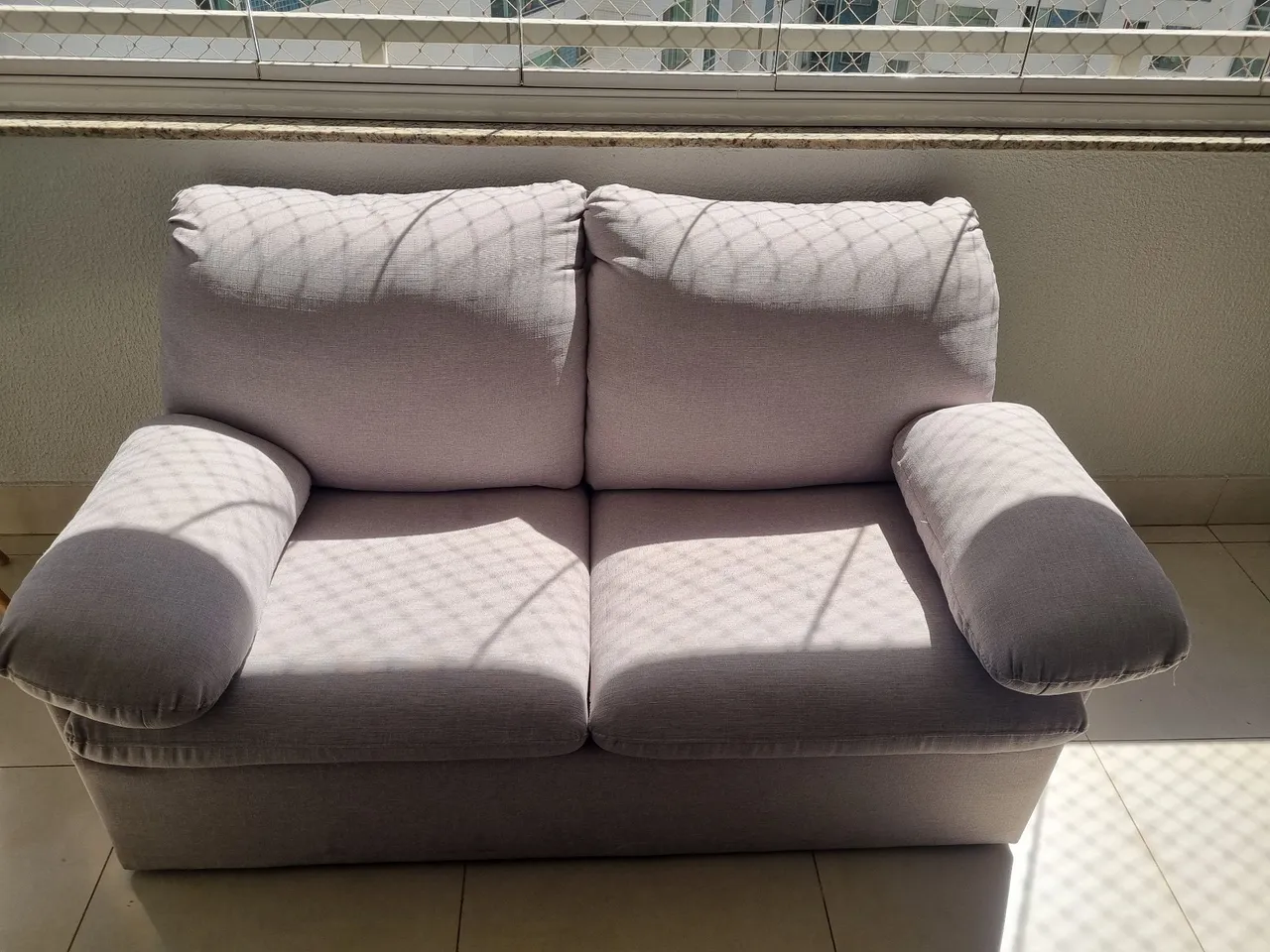 Sofá Cama Retrátil 2 Lugares Confortável e Elegante