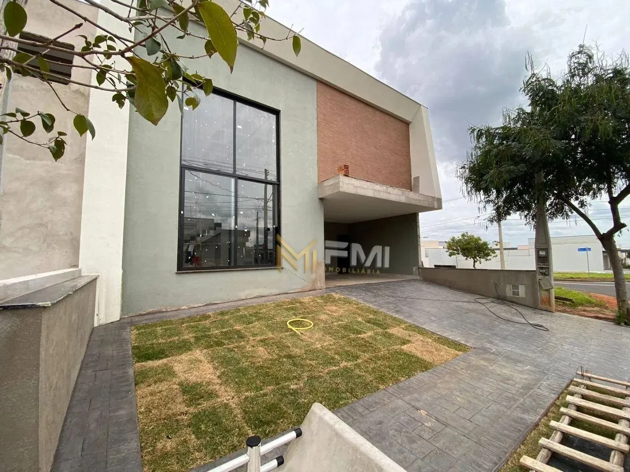 Casa com 4 quartos à venda, 231 m² por R$ 1.220.000 - Parque Olívio Franceschini - Hortolâ