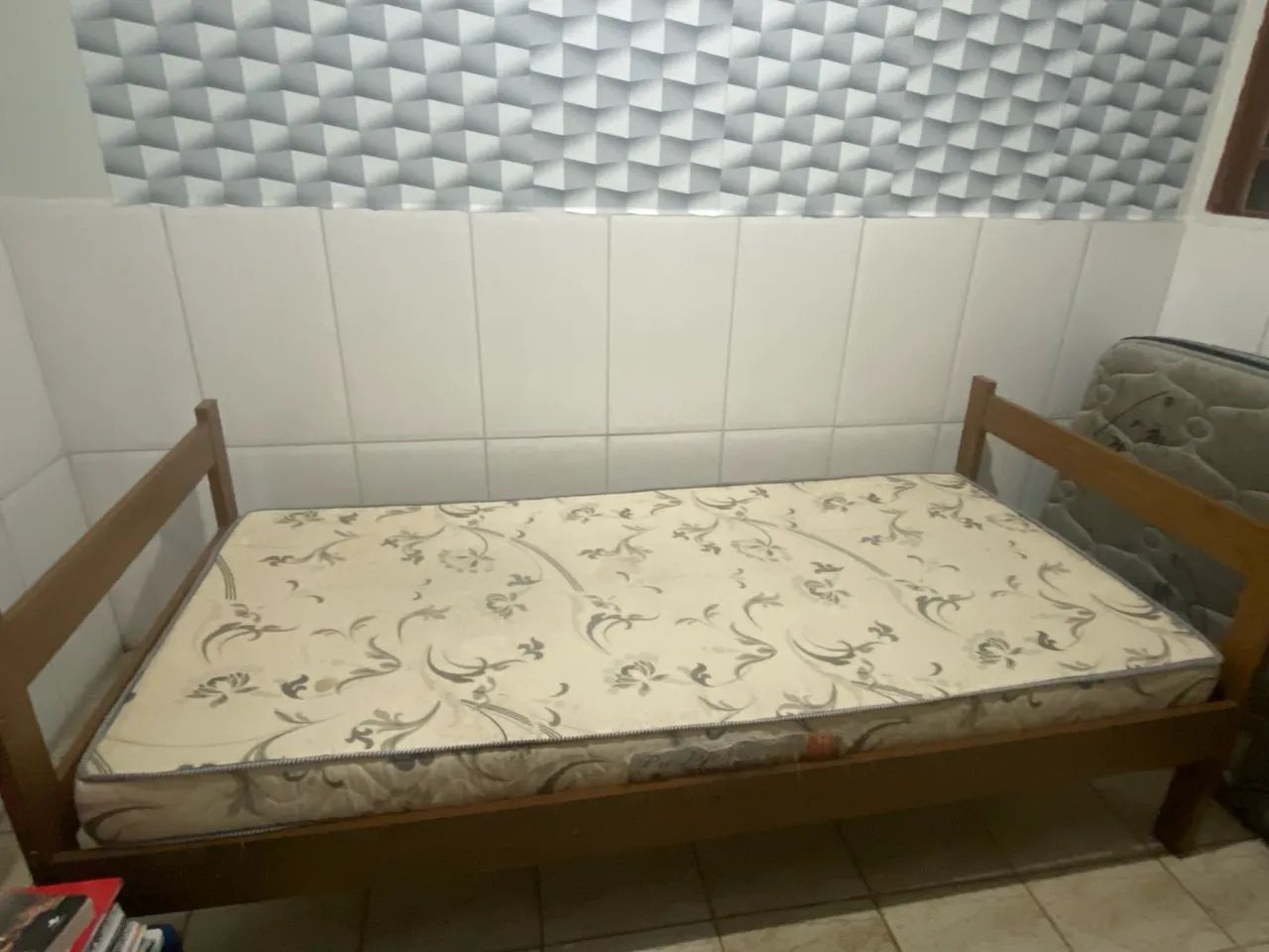 Cama de solteiro com colchão D20
