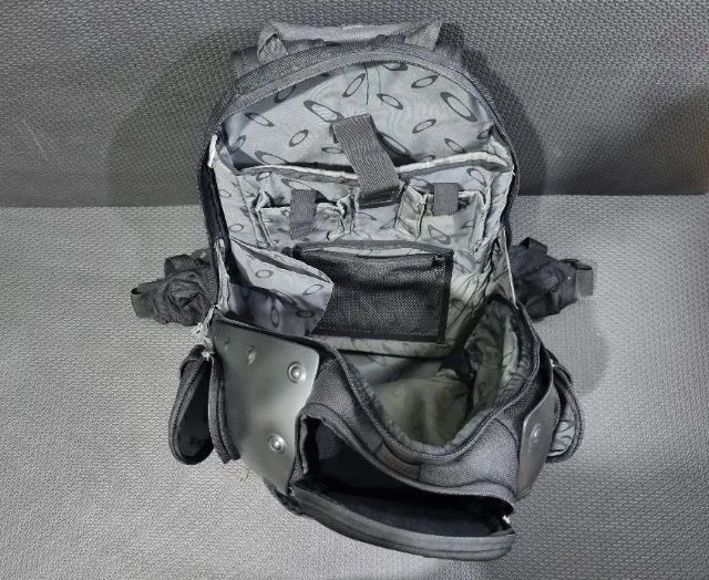 Mochila Oakley Hardshell (importada do Japão) - Foto 5