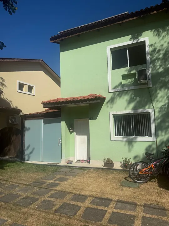 Casa Duplex em Condomínio Fechado com Energia Solar
