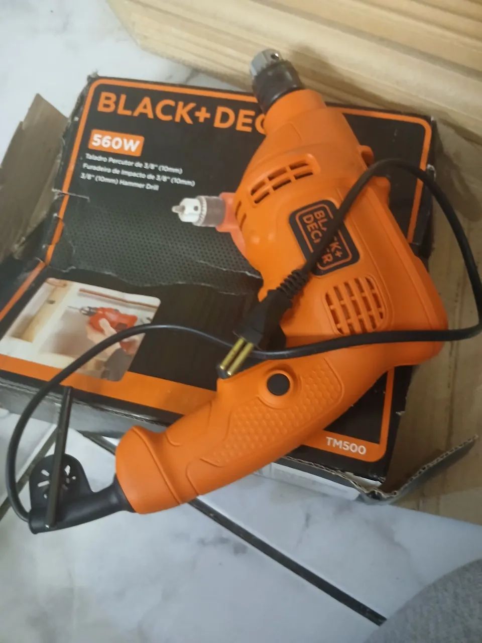 Furadeira da black e decker de impacto nova 220 por 200.00