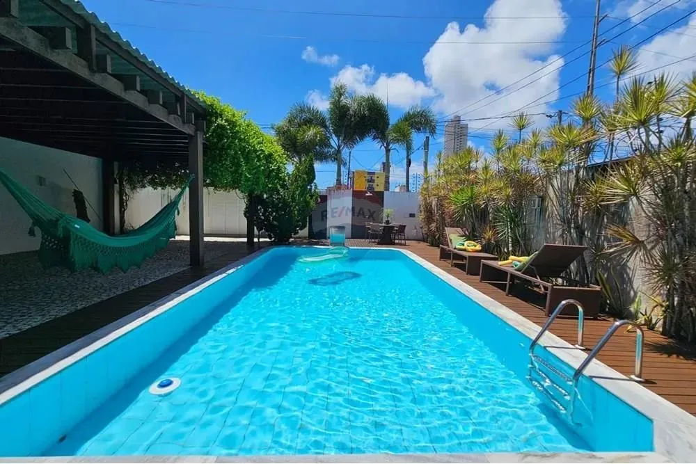 Belíssima Casa 6/4 Sendo 04 Suítes 600M² - Capim Macio