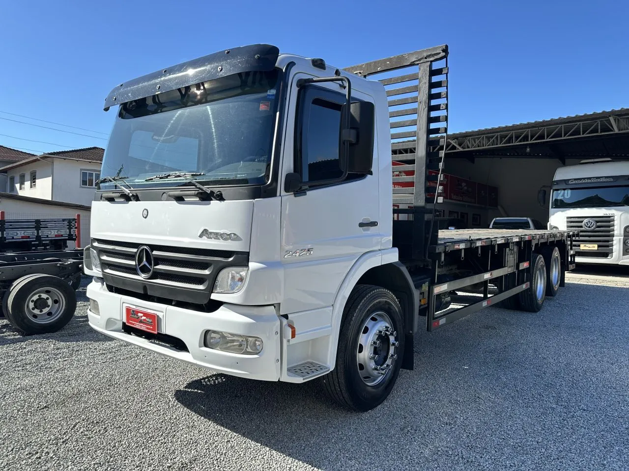 MB ATEGO 2425 6X2 COMPLETO