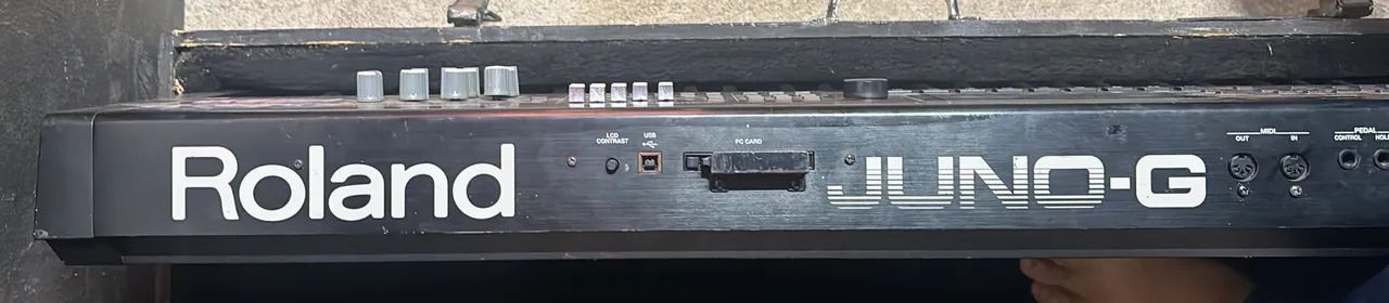 VENDO TECLADO JUNO G ROLAND - Foto 2