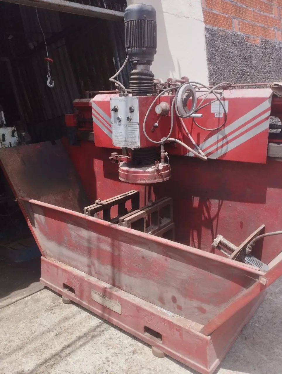 Vendo uma retifica para cabeçote de motor  - Foto 2