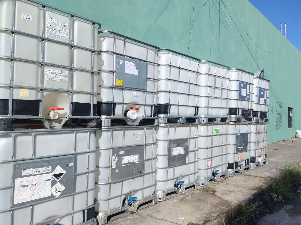 Vendo container IBC plástico de 1000 Litros seminovos.  - Foto 2