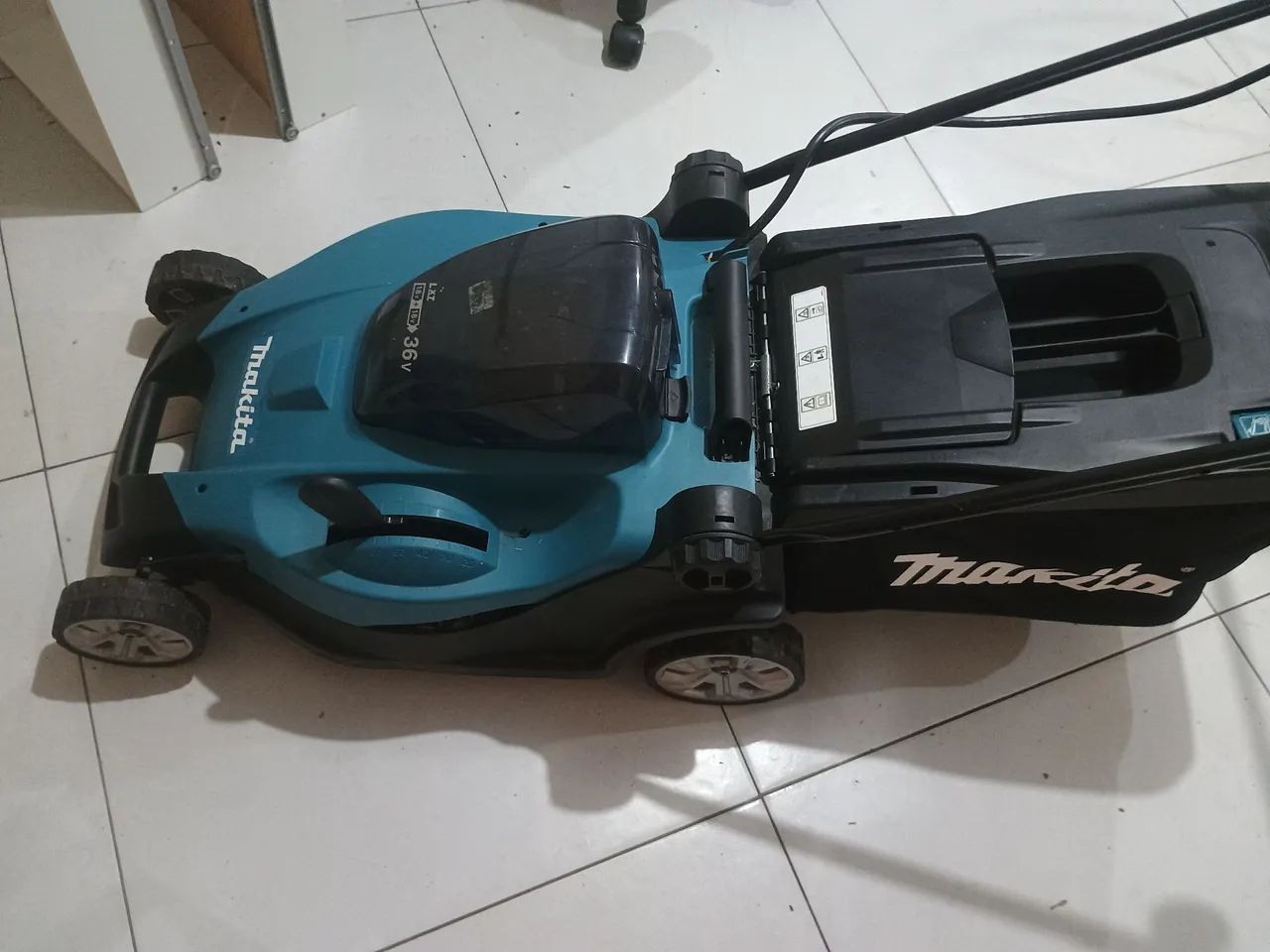 Roçadeira Makita bateria - Foto 2