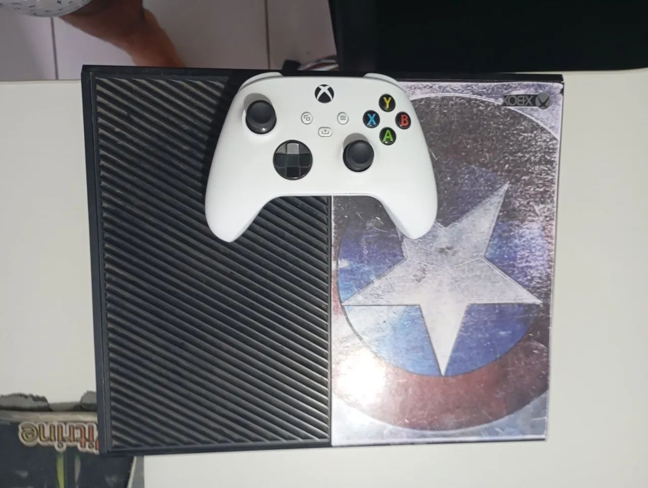 Xbox One com capa do Capitão América - Foto 3