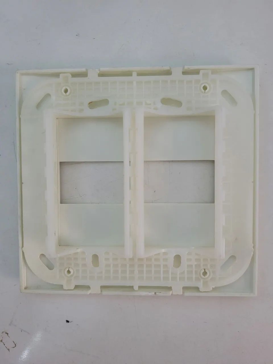 Espelho 4x4 para tomadas e interruptores - Scheneider - Foto 3