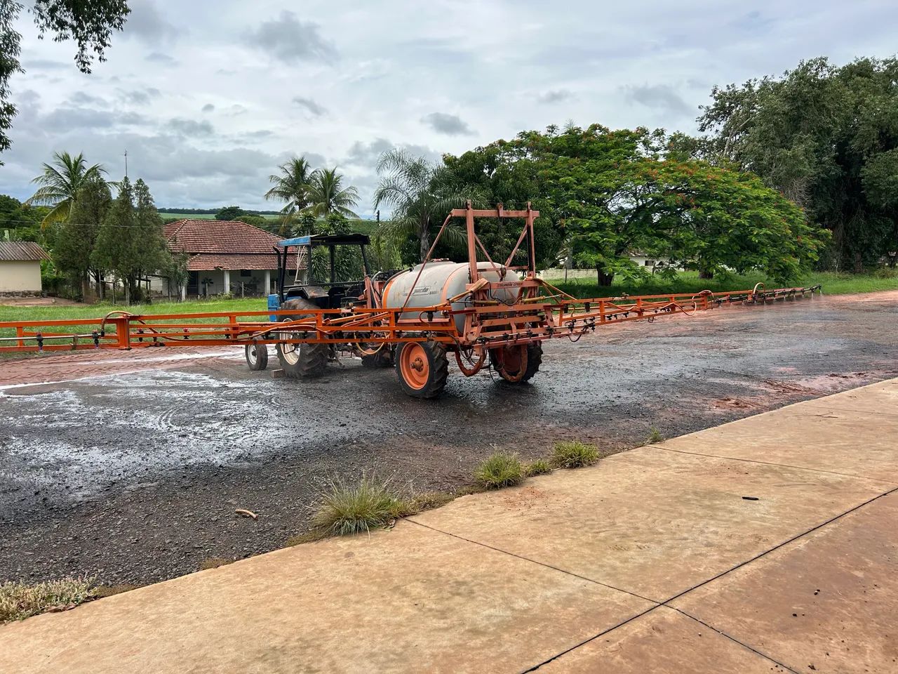 Pulverizador Jacto Columbia Cross 2000 lts  - Foto 2