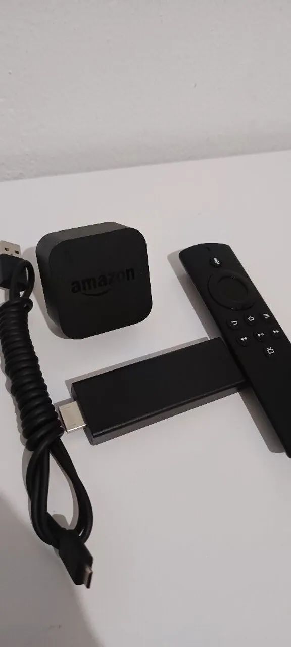 Amazon Fire TV Stick 4K com Controle Remoto de Voz - Foto 2