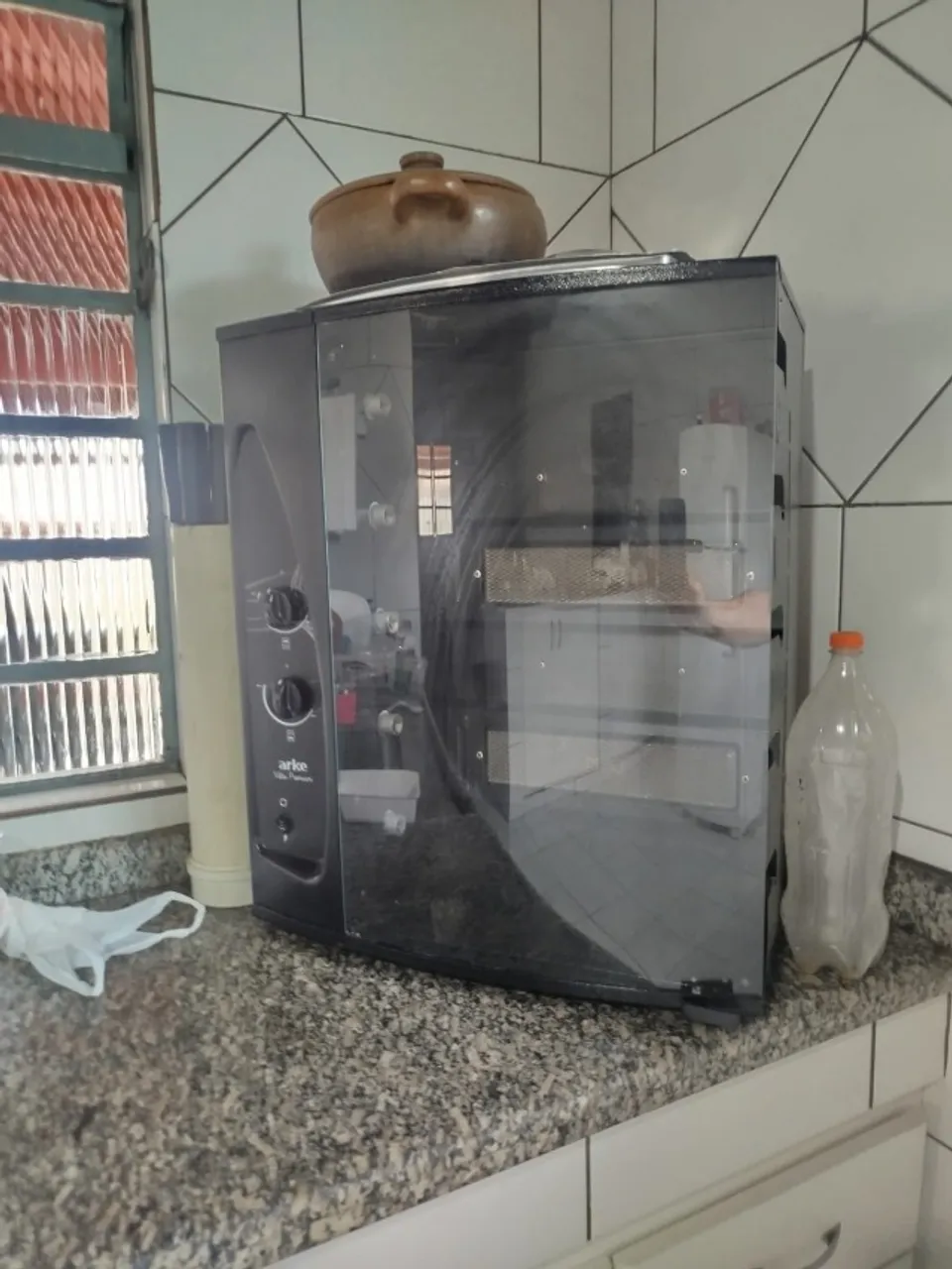 Churrasqueia a Gás Elétrica e Giratória com 5 espetos nova