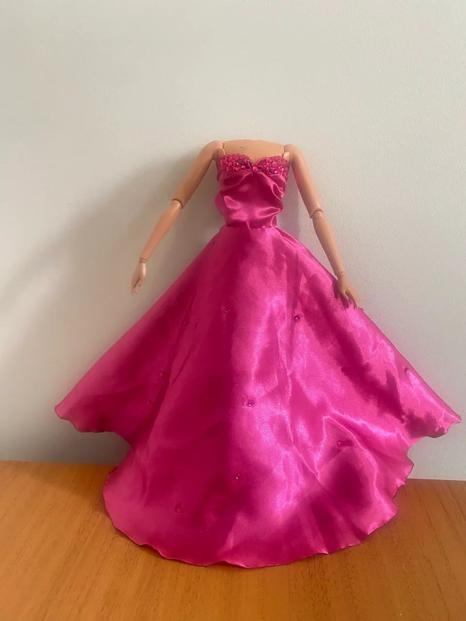 Barbie - Vestido de Princesa + tiara  - Foto 5