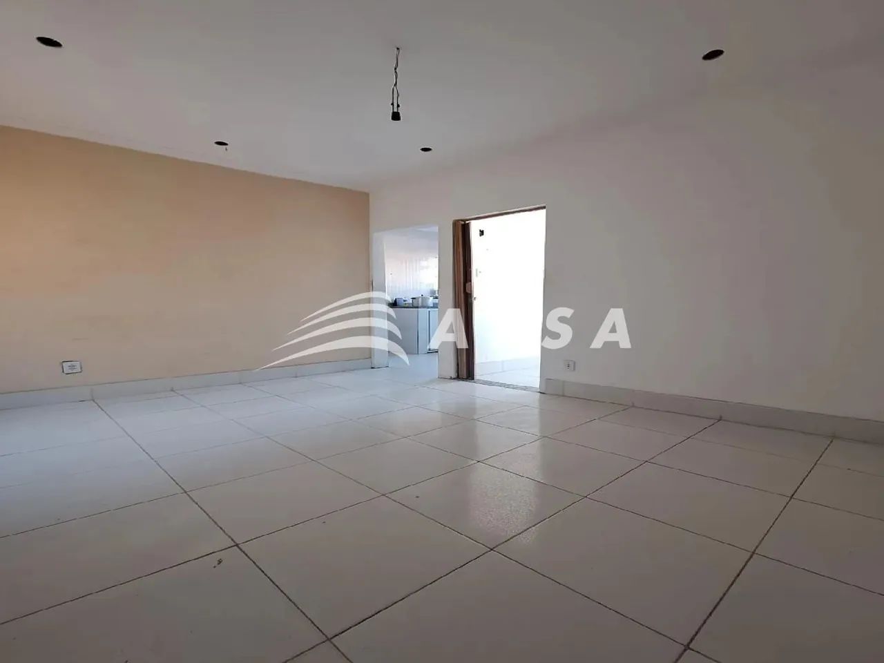 ALUGA-SE UMA CASA NO GARCIA. CASA COM 66 M² COMPOSTA POR 1 QUARTO, SALA, COZINHA, 1 BANHEI - Foto 2