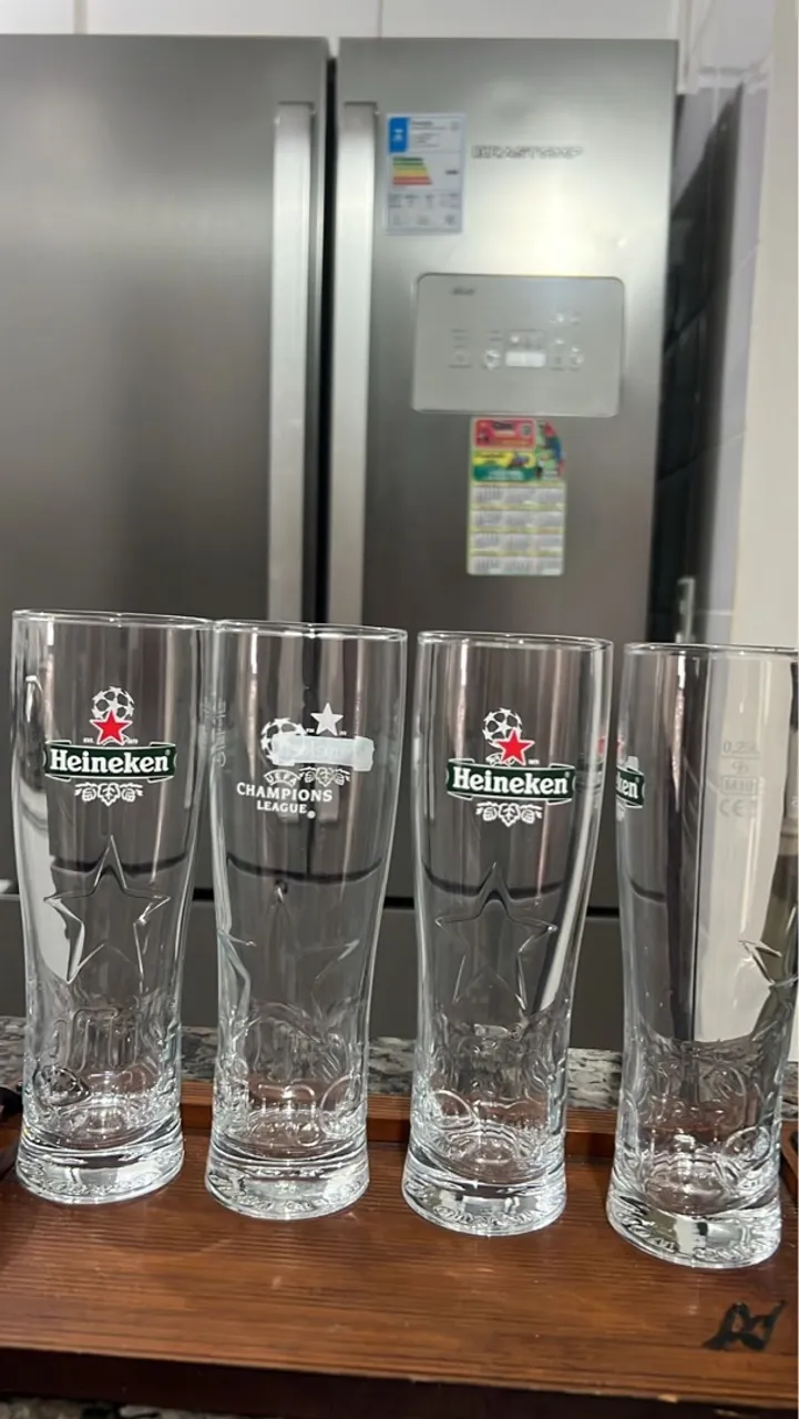 Jogo de 4 Copos Cerveja Heineken Champions League