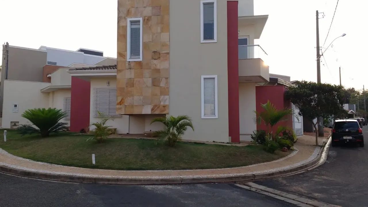 Sobrado para venda possui 200 metros quadrados com 3 quartos em Residencial Sauípe - Bauru