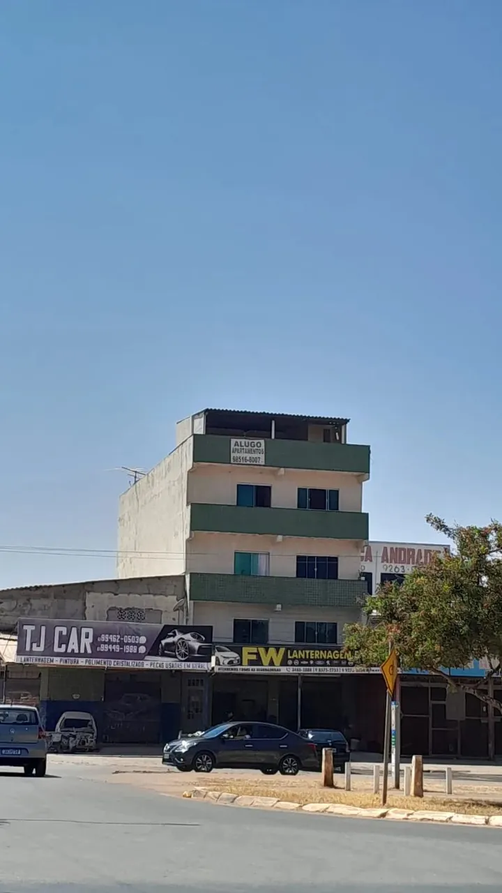 Vende prédio com 10 apartamentos em Del Lago I - Brasília - DF